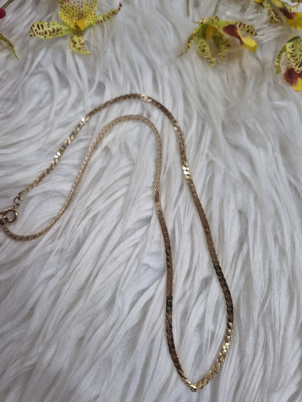 Gold Women's Herringbone Chain Necklace - Elegant Everyday Jewelry